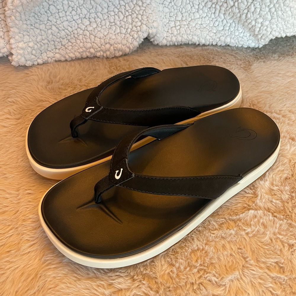 OluKai Nu’a Pi’o Women’s Platform Flip Flops Black Size 8